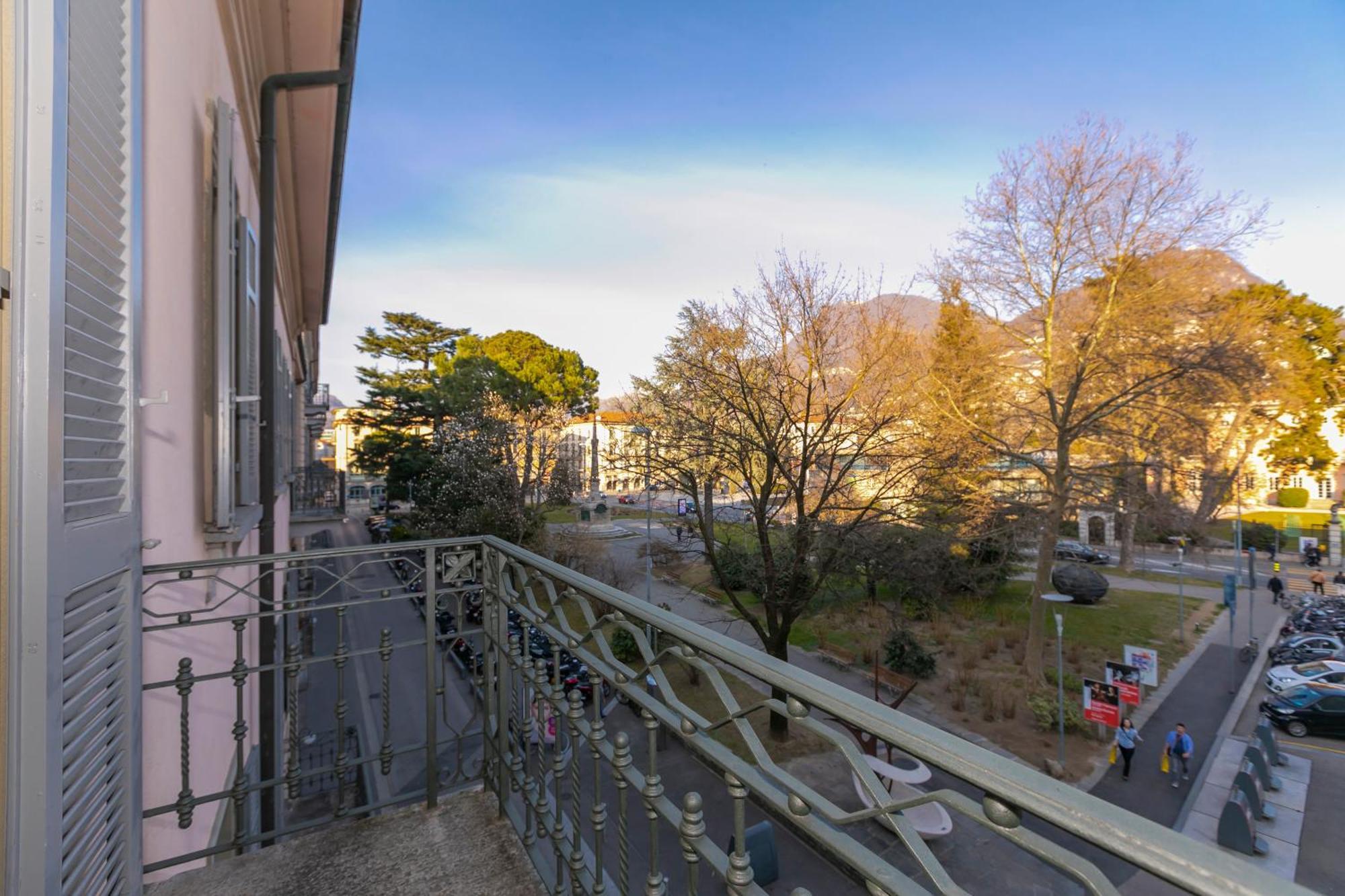 Star Of Lugano - Happy Rentals 外观 照片