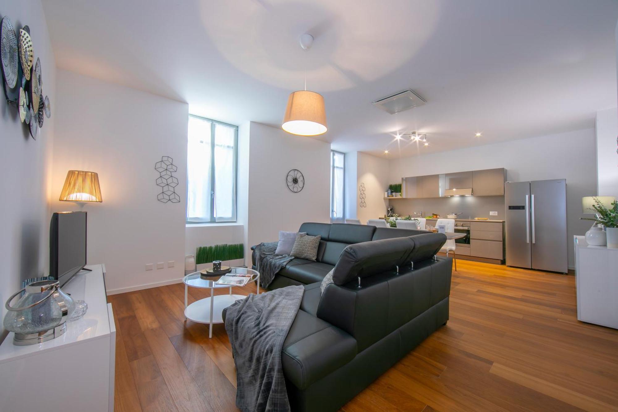 Star Of Lugano - Happy Rentals 外观 照片